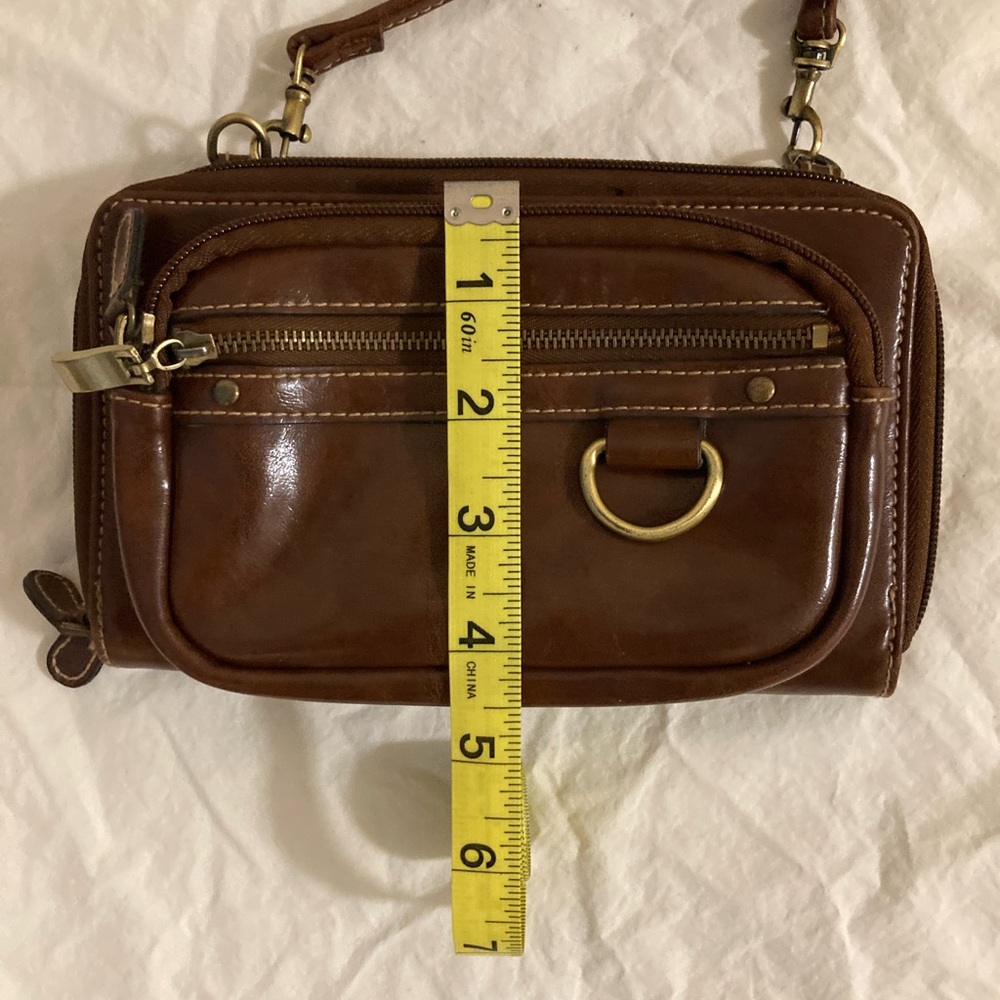 Elegant Brown Leather Crossbody Bag - Picture 8 of 10